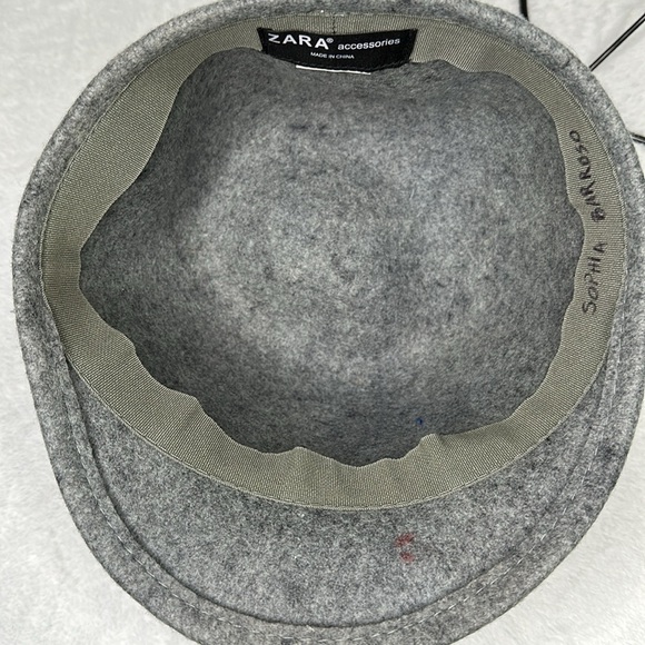 Zara Child’s Felt Cloche Equestrian Style Hat - Picture 5 of 5